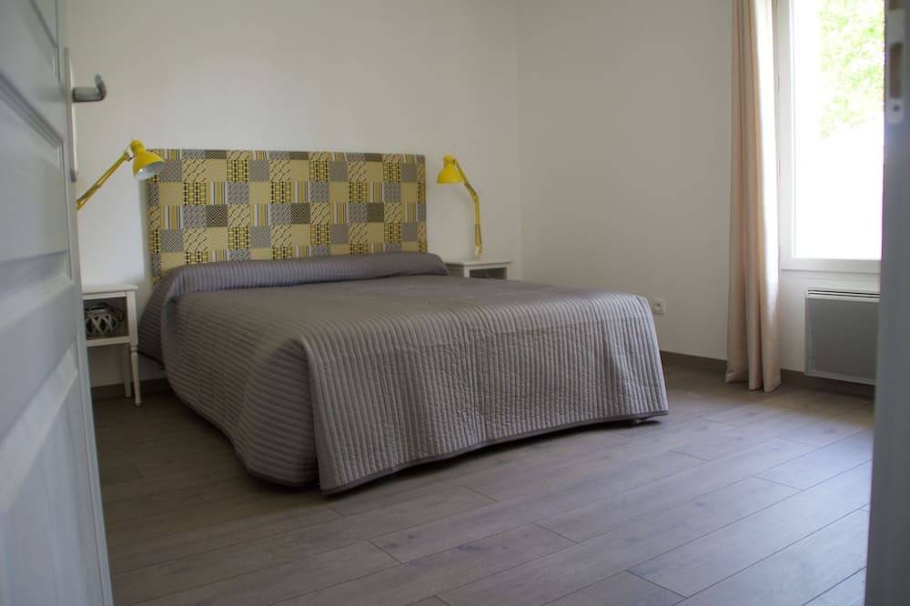 Appartement entier, Charment appartement  T3 (2 chambres) jardinet et terrasse in Fouras, Région de Rochefort