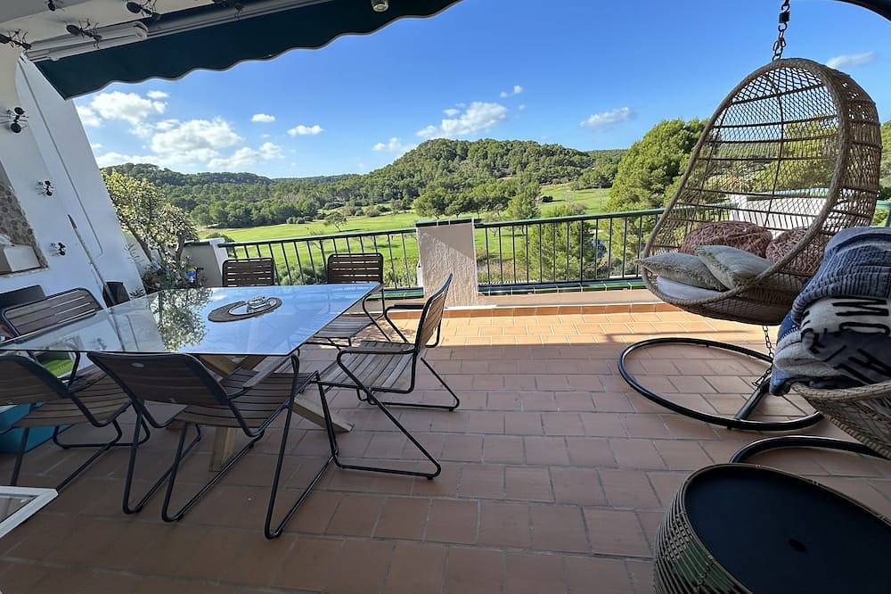 Entire apartment, Flat Surrounded by Nature, With Pool, and Beach Nearby in Son Parc, Es Mercadal
