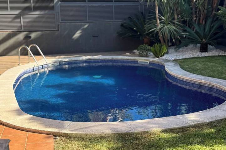 Finca für 12 Personen, mit Balkon und Garten sowie Whirlpool und Pool in Salou