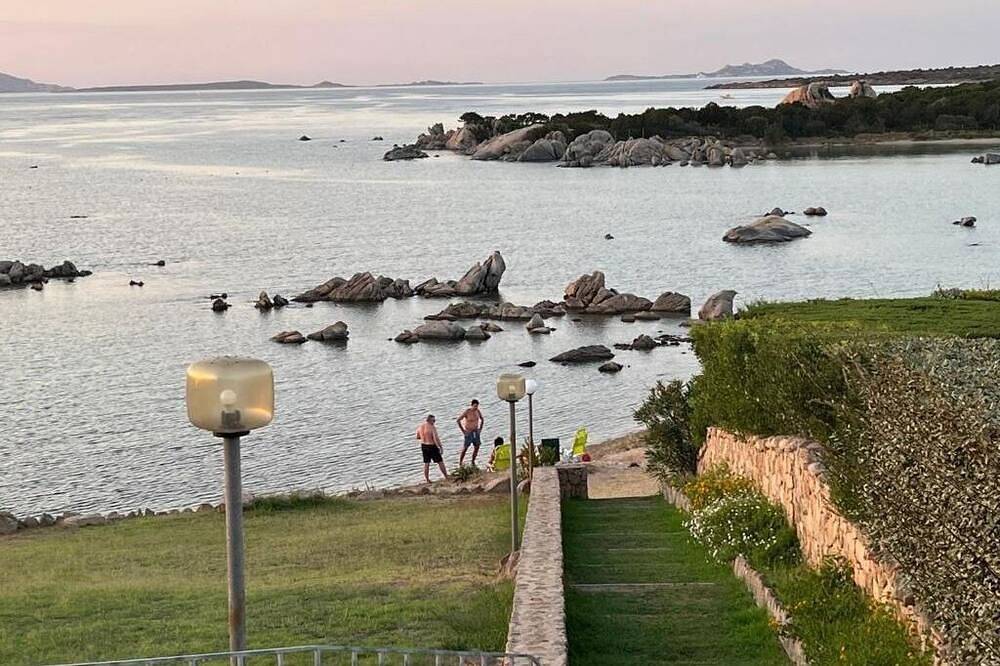 Ganze Wohnung, Sibilla two-room house with terrace 60 meters from the sea in Cala Reale, Golfo Aranci