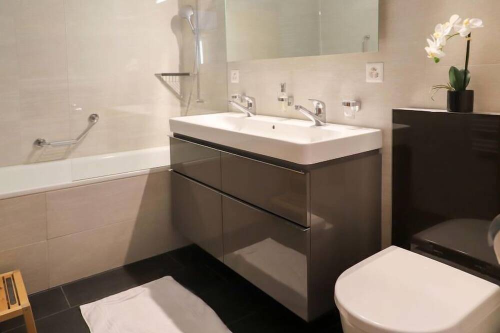 Ganze Wohnung, Attika Wohnung Allod Park Haus C 807 in Davos Platz 1, Davos