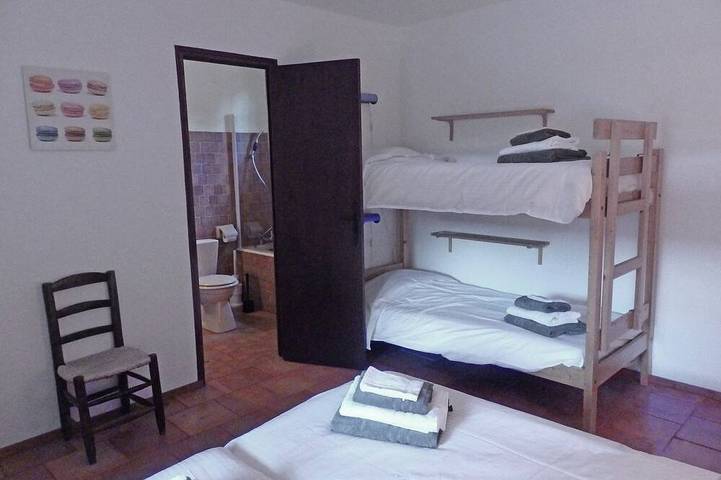 Location de vacances pour 10 personnes, avec terrasse et jardin à Saint-Siffret - 4