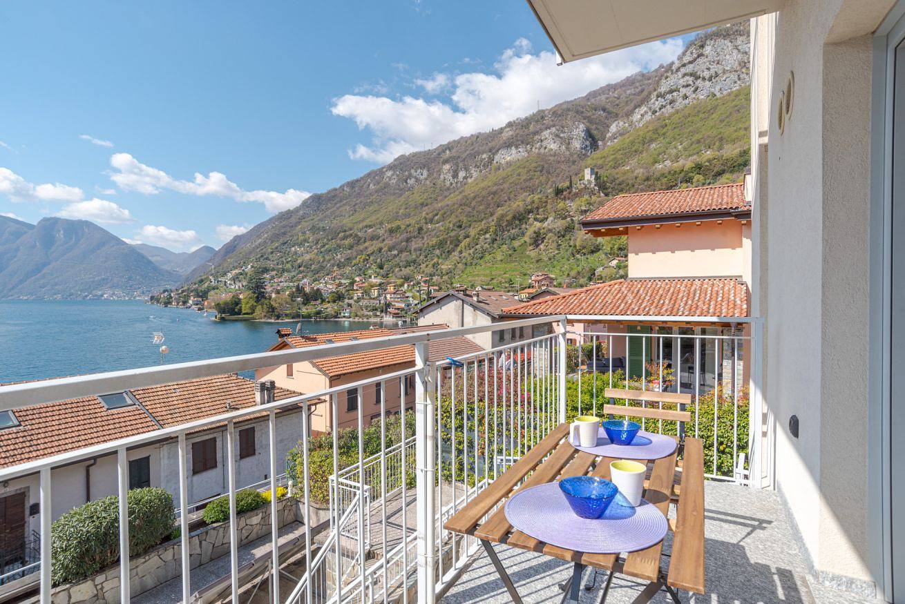 Ganze Wohnung, Apartament with Balcony, Lake View and Garage! in Ossuccio, Gemeinde Tremezzina