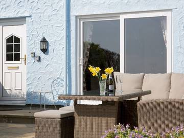 Glamping for 6 People in Moelfre, Isle of Anglesey, Photo 4