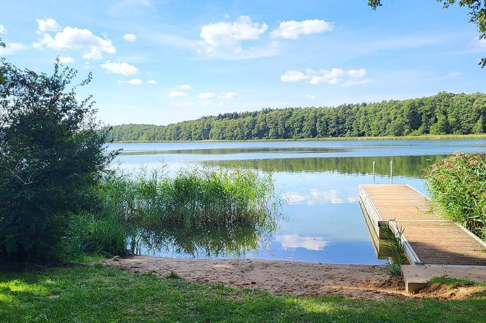 Ganze Wohnung, Ferien am Godendorfer See 300m,Ruderboot, Hund auf Anfrage, Kaminofen,2x Wc,2 Sz in Godendorf, Mecklenburg-Strelitz