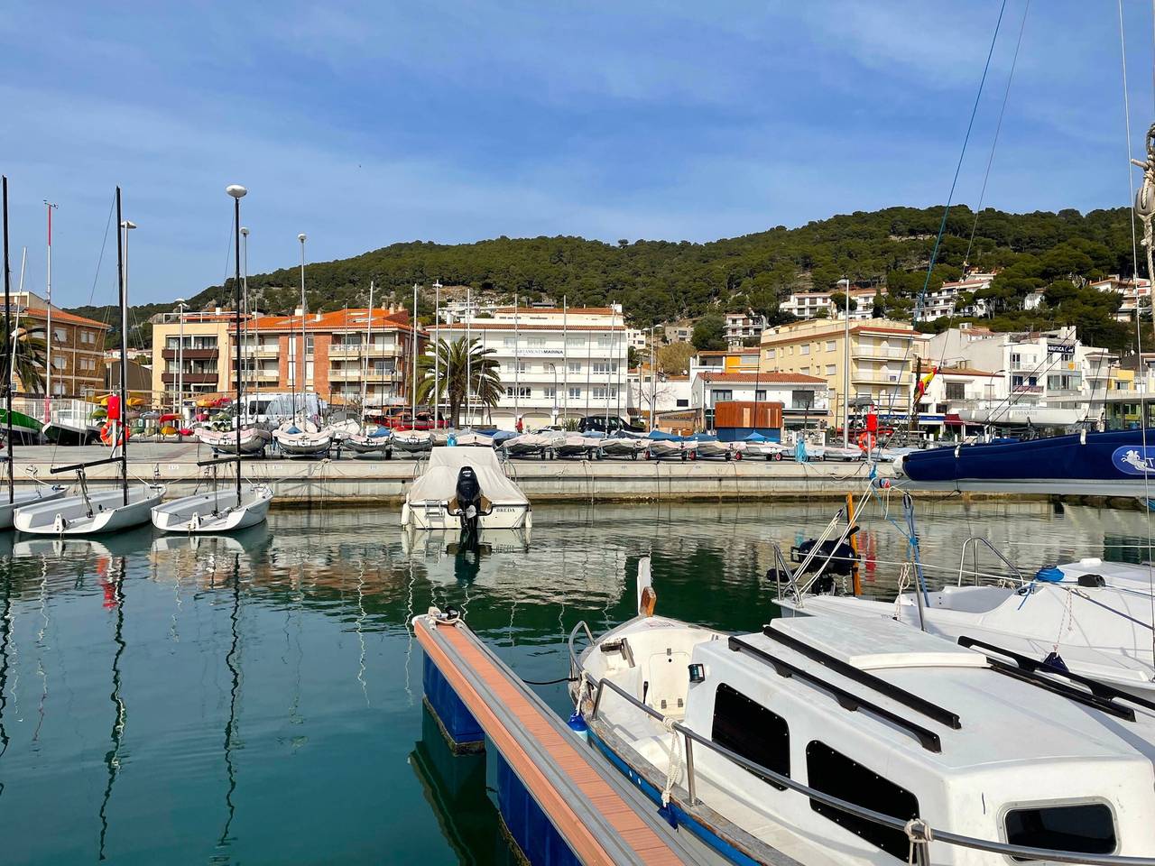 Entire apartment, Renovated apartment, 3 bedrooms, near the beach, Estartit center in l'Estartit, Torroella de Montgrí