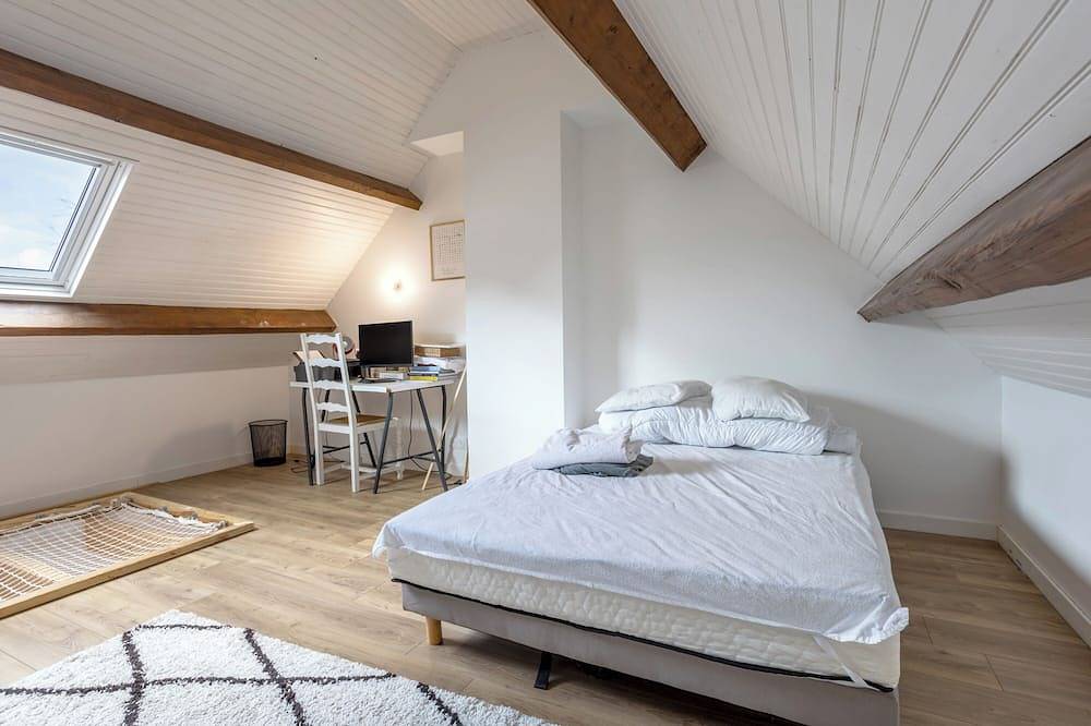 Casa de vacaciones 'Maison 12pers 3kms De La Plage' con piscina privada, terraza privada y Wi-Fi in Plozévet, Region de Quimper