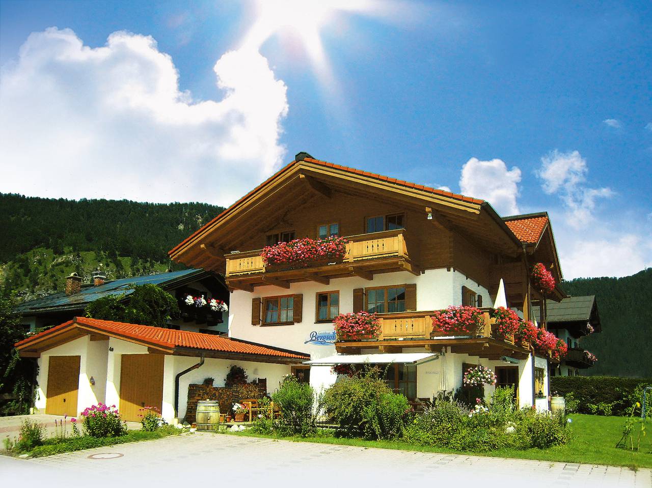 Appartement de vacances entier, Ferienwohnungen Gästehaus Bergwinkl - Giebelstüberl -1-pièce, kitchenette, balcon in Reit im Winkl, Alpes bavaroises
