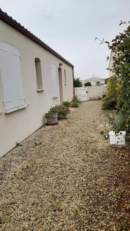 Gîte pour 4 personnes, avec vue et jardin à Semussac - 3