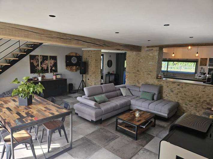 Location de vacances pour 9 personnes, avec jardin ainsi que piscine et terrasse à Laigné-en-Belin - 2