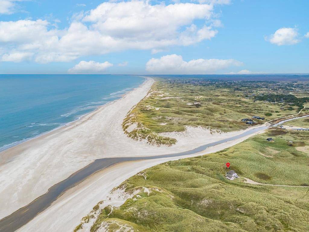 Charmerende sommerhus ved Vesterhavet og Henne Mølle Å – kun 300 meter fra stranden in Henne, Région de Varde