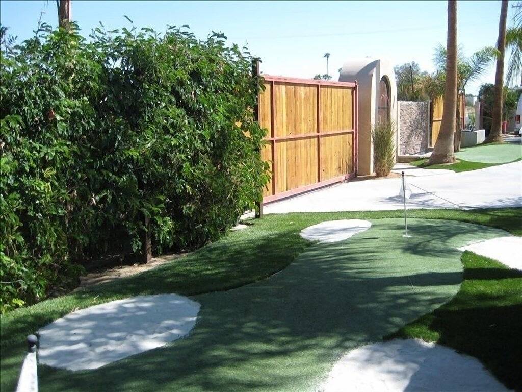 Mini Resort!! Swim up bar! Beach Entry! Spa in a Cave & Slide & More! in Palm Springs, Coachella Valley