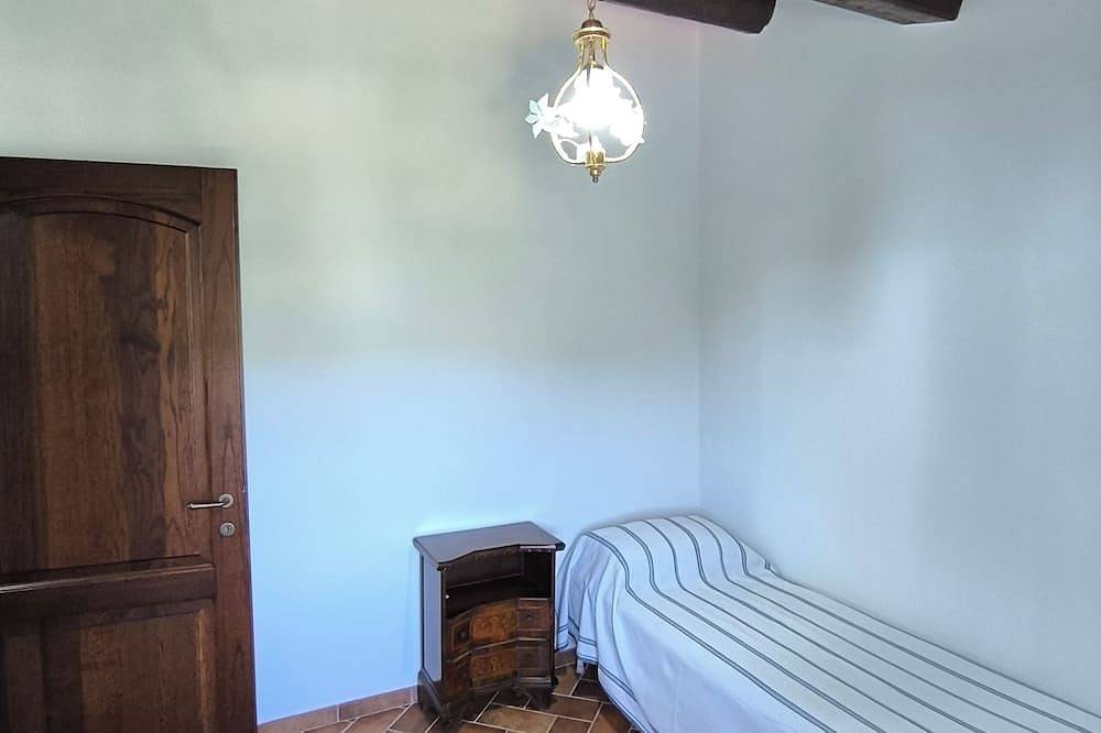 Stone farmhouse on Lake Turano in Paganico Sabino, Terminillo