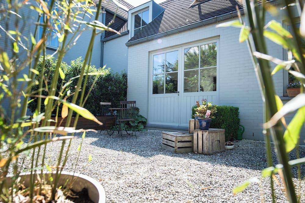 Ganze Wohnung, Spacious apartment with hotel service. Close to Leuven. Sauna and breakfast available! in Beauvechain, Wallonisch-Brabant