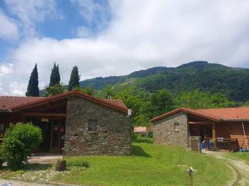 Maison de campagne pour 4 personnes, avec terrasse et jardin, animaux acceptés à Mercus-Garrabet