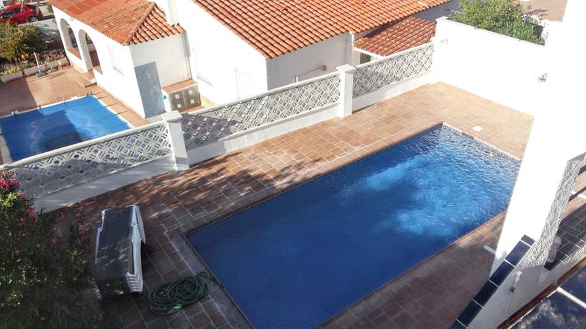 Chalet para 8 personas, con piscina y terraza en Provincia de Gerona - 2