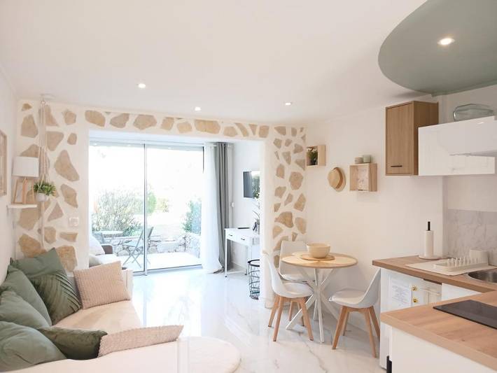 Appartement de vacances pour 3 personnes, avec Terrasse et Jardin ainsi que Bassin pour enfant et Piscine