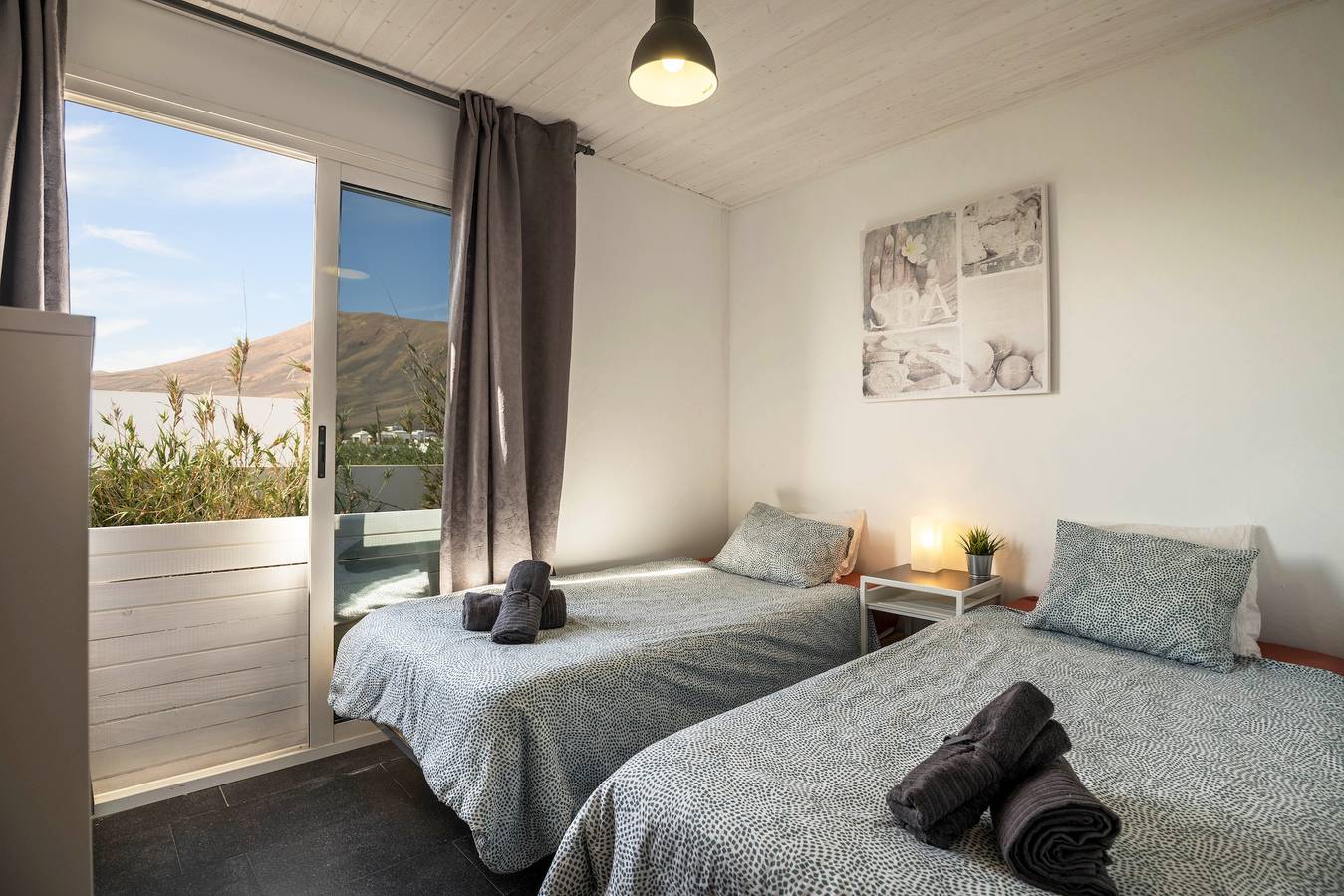 Vakantie Appartement "Amanecer " met Uitzicht op de Oceaan en de Bergen, Terras en Zwembad, foto 9