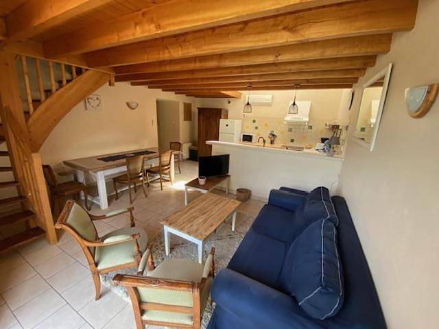 Location de vacances pour 5 personnes, avec jardin et vue, adapté aux familles à Varzay - 2