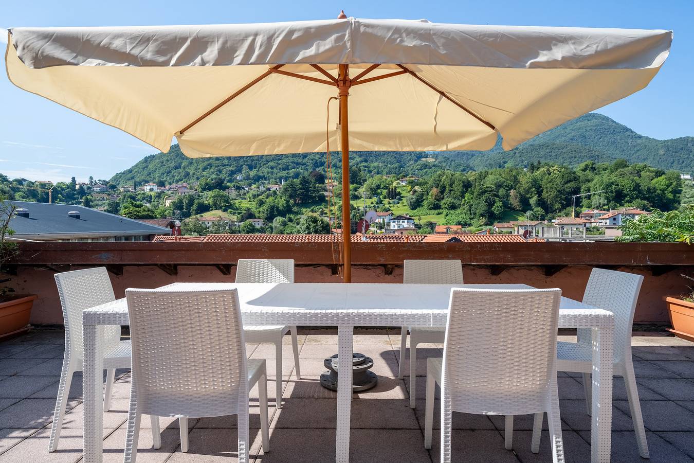 Apartamento entero, Sunny Apartment with Terrace in Bellagio, Municipio de Bellagio