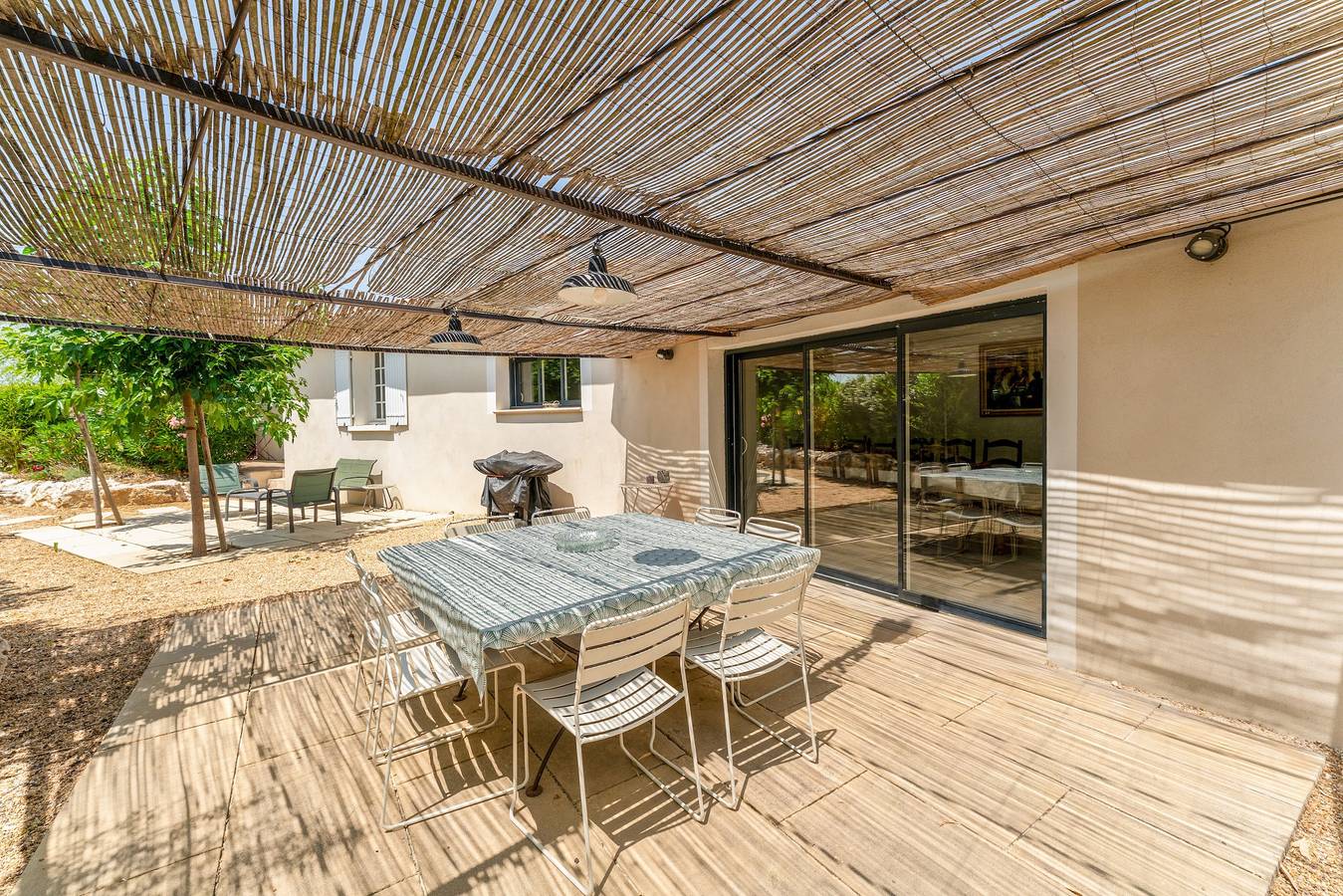 Maison de vacances 'Saumane, Grande Bergerie' avec piscine partagée, Wi-Fi et climatisation in Saumane-de-Vaucluse, Vaucluse