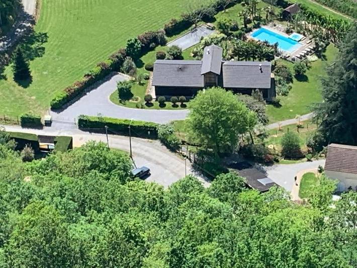 Casa de vacaciones para 16 personas, con jacuzzi y terraza además de piscina y sauna, Se admiten mascotas - 1