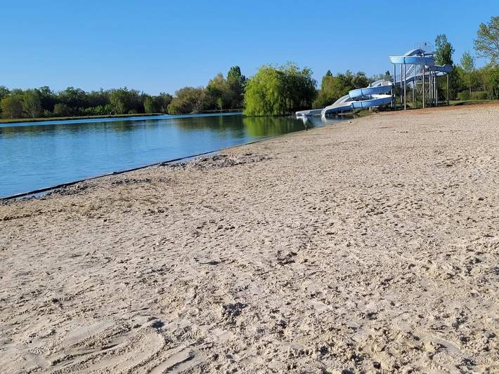 Location de vacances pour 8 personnes, avec vue sur le lac ainsi que jardin et vue à Castéra-Verduzan - 2
