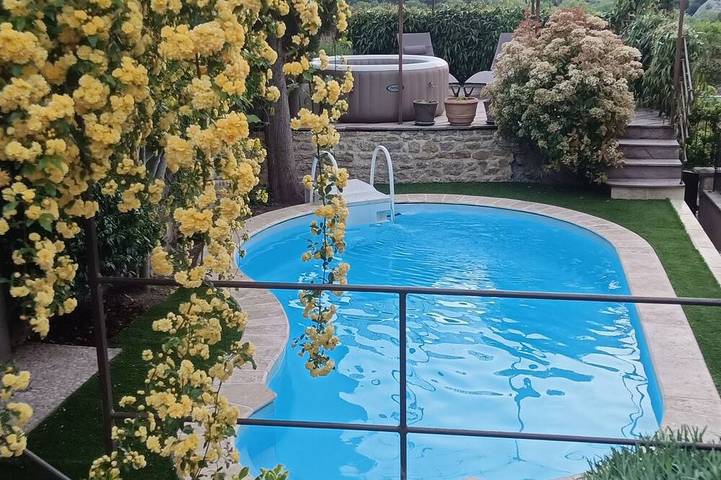 Gîte pour 2 personnes, avec jacuzzi ainsi que jardin et piscine à Saint-Marcellin-lès-Vaison