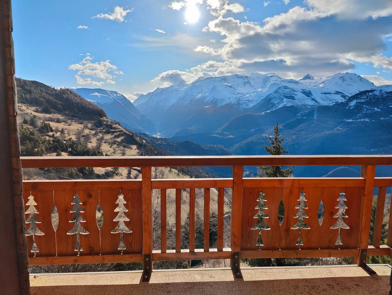 Studio entier, Studio « Le Cocon des Cîmes » avec vue sur les montagnes et balcon in Auris, Parc national des Écrins