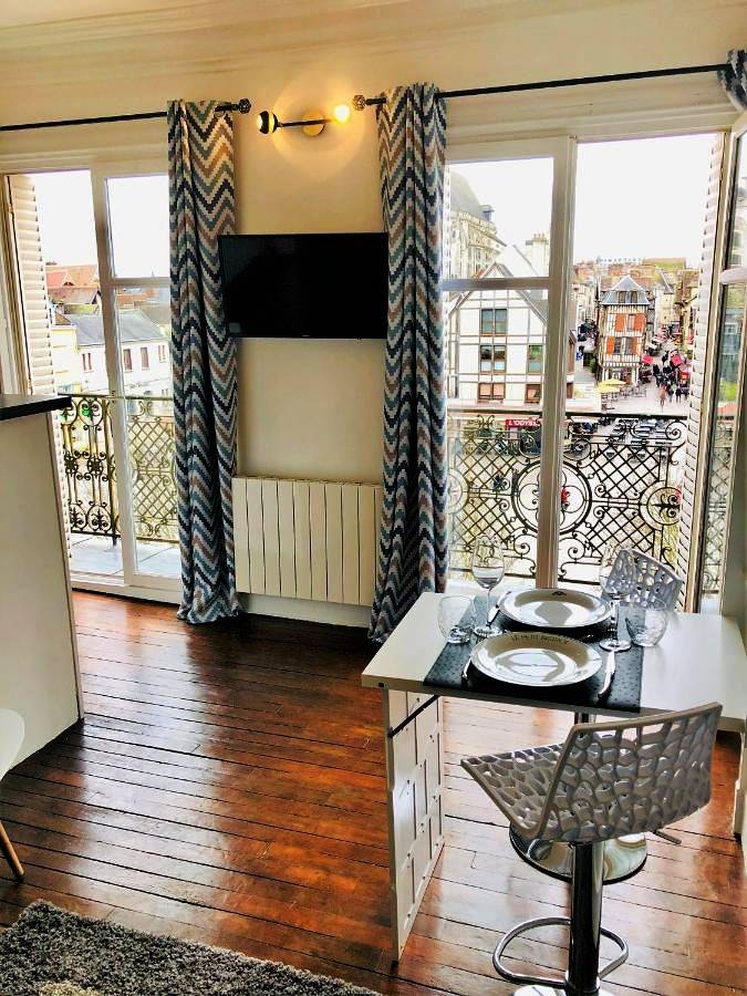 Gîte pour 2 personnes, avec balcon et vue dans Office De Tourisme De Troyes - 4