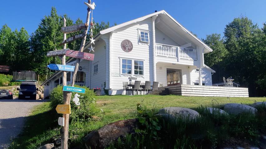 Lodge for 9 people, with Balcony and Hot tub as well as Terrace and Garden in Sweden