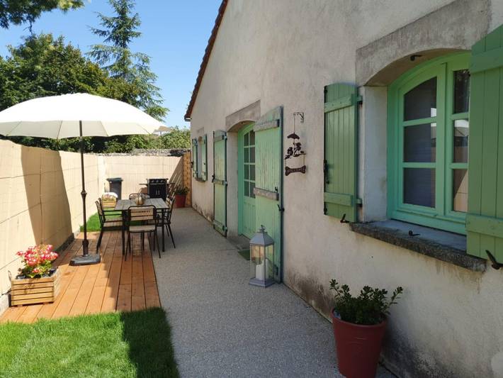 Location de vacances pour 6 personnes, avec Terrasse ainsi que Jardin et Piscine dans Allier - 2
