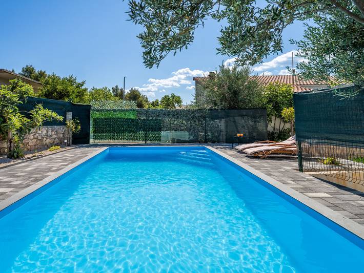 Location de vacances pour 5 personnes, avec jardin et terrasse à Zaboric - 2