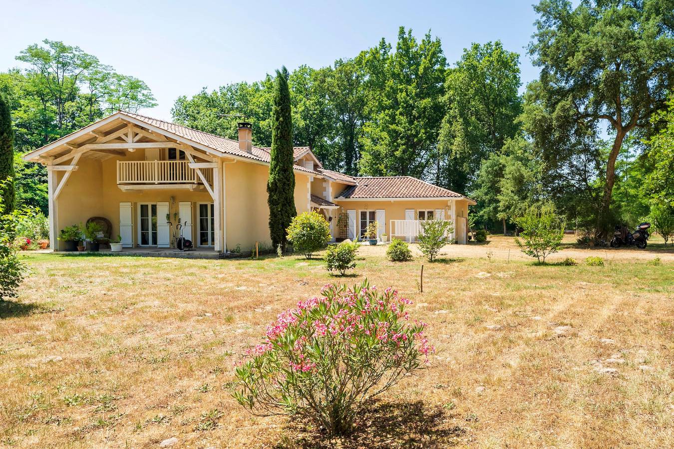 Maison de vacances 'Au Milieu D'un Airial' avec piscine partagée, terrasse privée et Wi-Fi in Baudignan, Landes