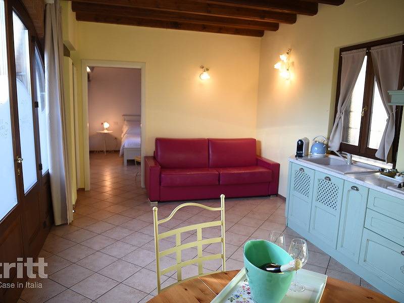 Tritt — Ferienwohnung für 6 Personen, umgeben von vielen Weinreben in Monticelli Brusati in Monticelli Brusati, Gardasee-Berge