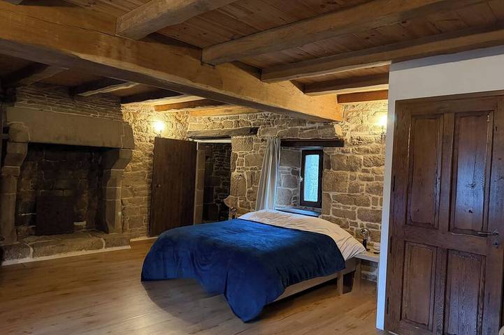 Gîte pour 8 personnes, avec jardin à Plounérin - 4