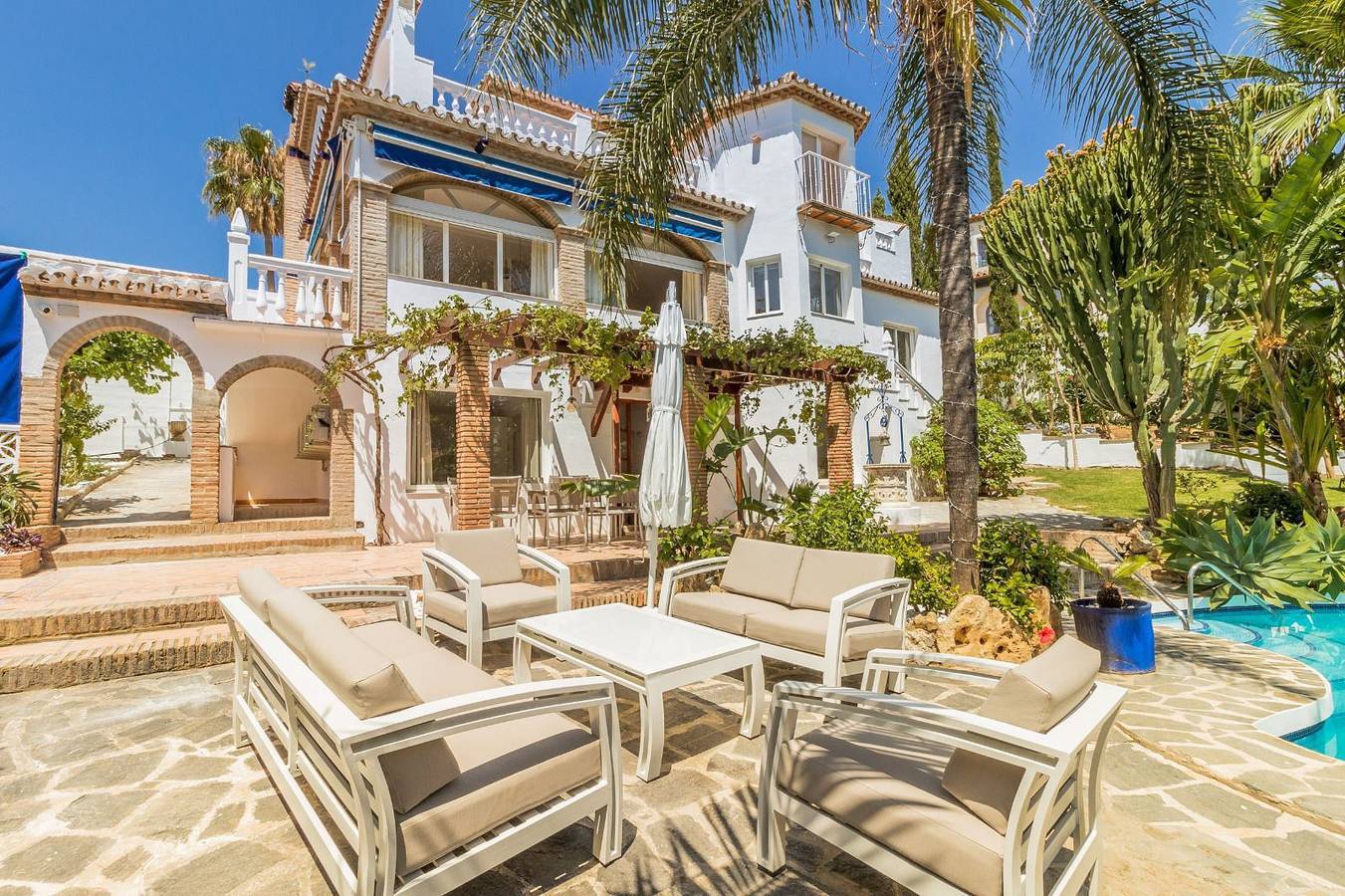 Villa "Gorgeous and Amazing Views" with Sea View, Private Pool & Wi-Fi in Estepona, Costa del Sol