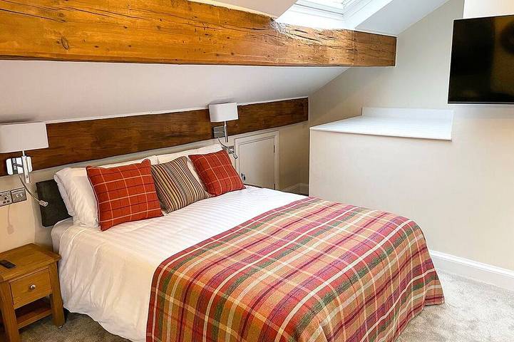 Ganze Wohnung, Located in the heart of Glossop in the High Peak, Westwood Boutique Aparthotel combines comfort with convenience. Set against the breath-taking backdrop of the Peak District. in Glossop, Derbyshire