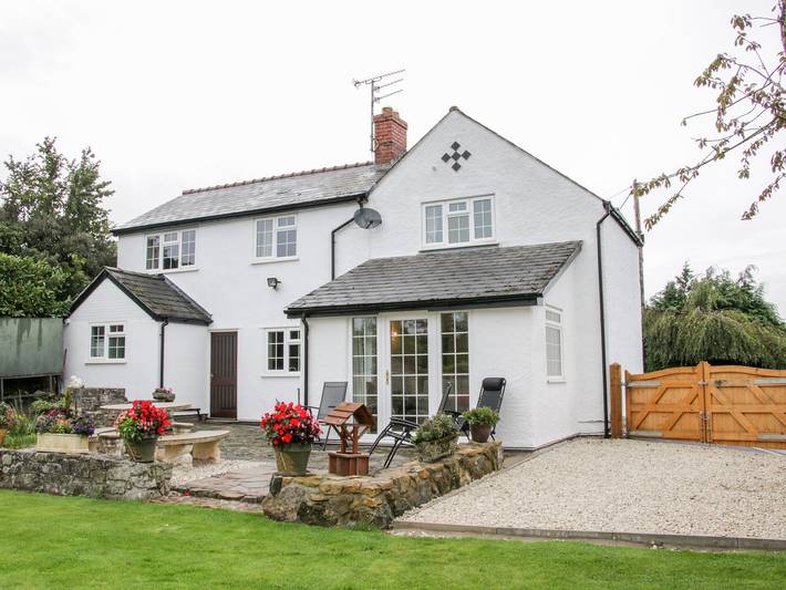 Holiday rental for 10 people, with Garden in Shropshire