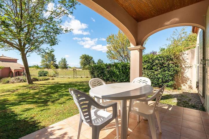 Villa pour 4 personnes, avec jardin et piscine - 1
