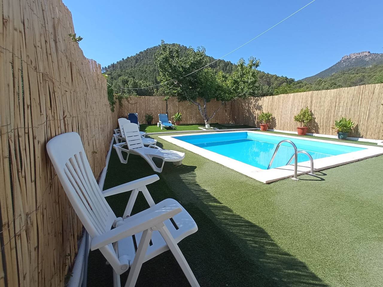 Chalet 'Alojamiento Rural El Lentisco' mit Bergblick, Wlan und Klimaanlage in Puente Honda, Benatae