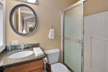 Vacation Home for 8 Guests in Seattle, Lake Washington, Picture 1