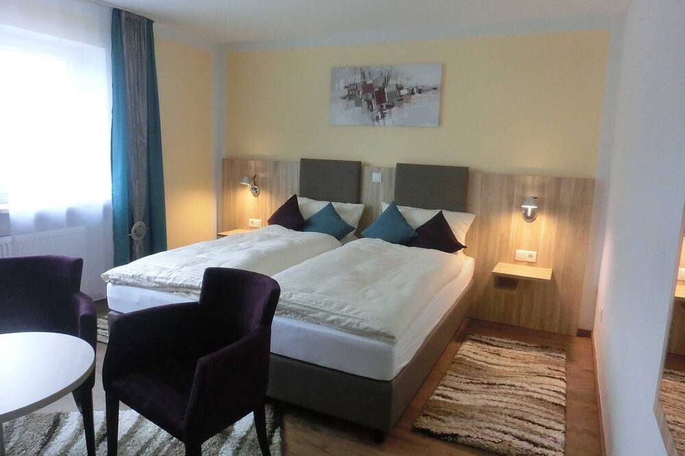 Ganze Wohnung, Ferienwohnung 1.Og - Weberhof in Egenhofen, Romantische Straße