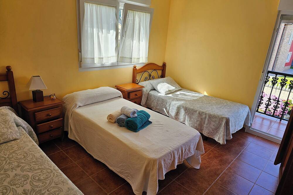 Casa César 1 km from the famous Playa de las Catedrales in Lugo. in Barreiros, Galician Coast