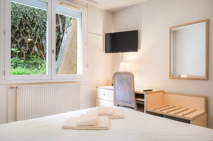 Gîte pour 2 personnes, avec jardin à Bessenay - 4