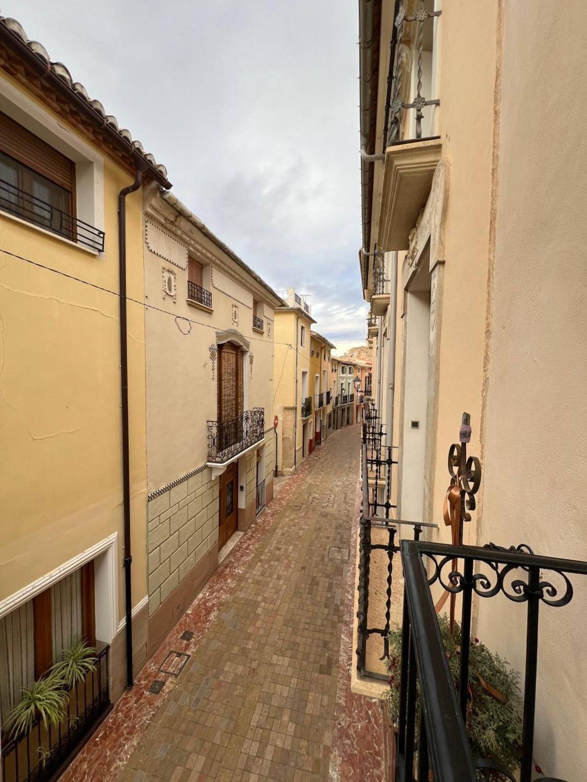 Casa vacacional 'Ca La Mala' con terraza compartida, balcón y Wi-Fi in Biar, Interior de Alicante