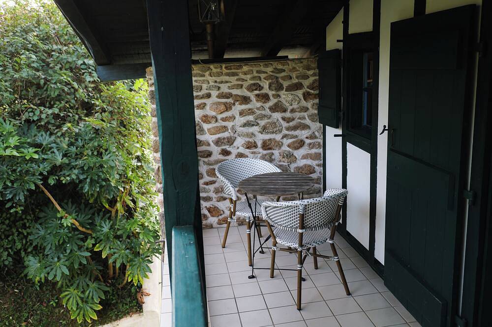 Domaine Xixtaberri: a paradise in the Basque hills... in Cambo-les-Bains, Bayonne region