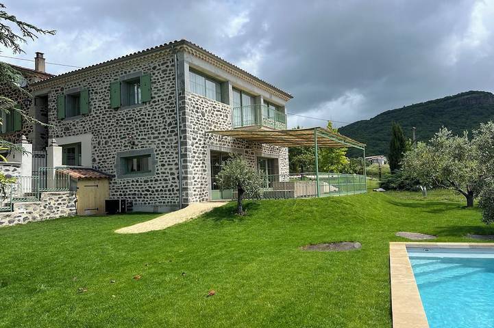 Maison de vacances pour 15 personnes à Lussas