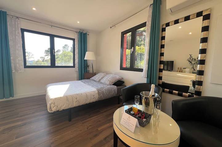 Gîte pour 2 personnes, avec jacuzzi à La Trinité - 4