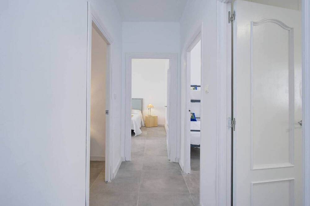 Comeback Hotel California in Calahonda, Costa Tropical